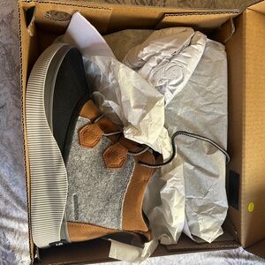 Stylish Black and Brown High-Top hiking boots